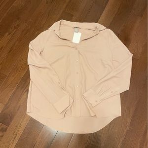 Business casual button down light float material perfect for summertime jobs